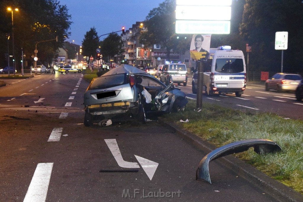 Schwerer VU Koeln Dellbrueck Bergisch Gladbacherstr Herler Ring P070.JPG - Miklos Laubert